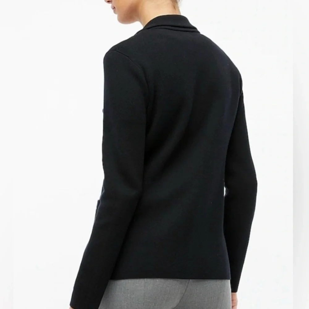 NWT J.Crew Factory 100% cotton blazer in classic black.Has 2 pockets.Size M